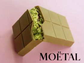 Moetal Pistachio Kunafa Stuffed Chocolate Bar 180g x5